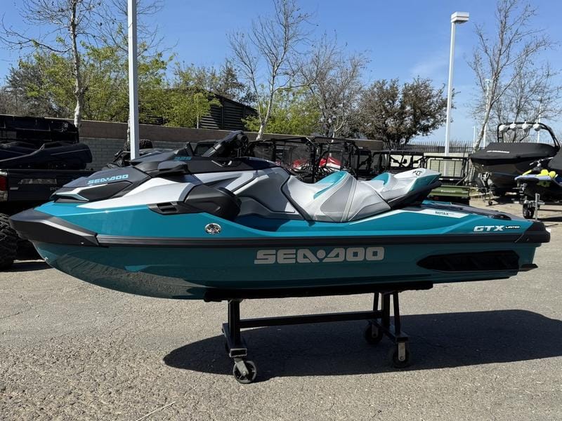 BRP Sea-Doo GTX Limited 325 Teal Metallic (2026) — фотография 1