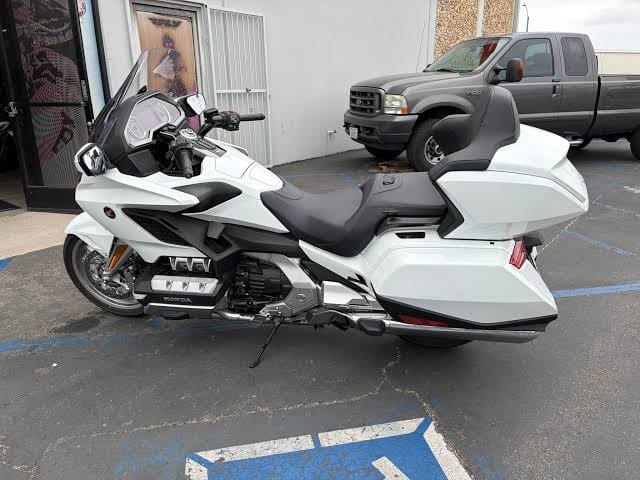Honda Gold Wing GL1800 Tour DCT (2026) — фотография 1
