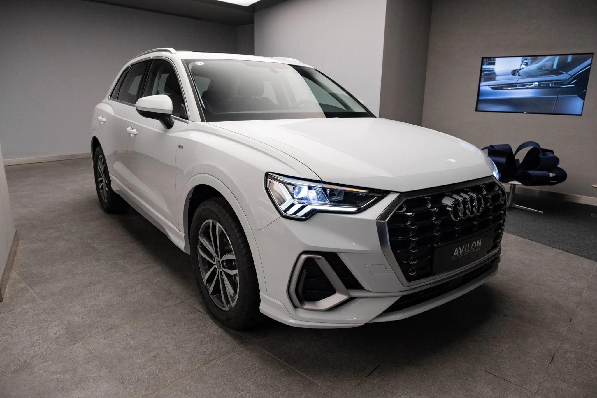 Audi Q3L, Белый (2026) — фотография 1