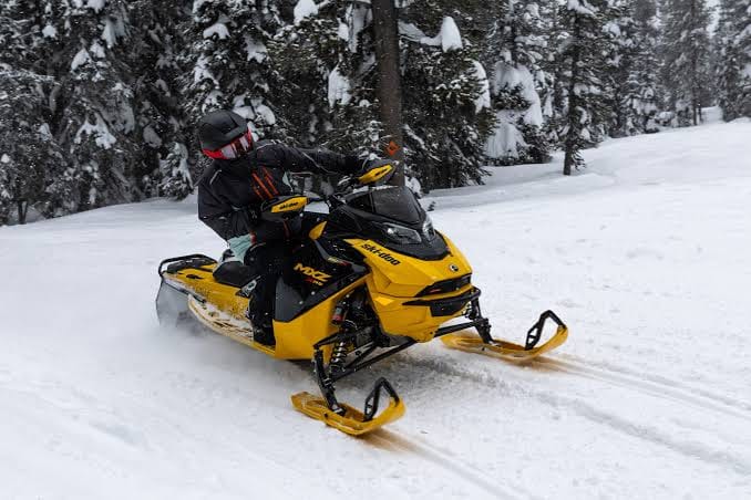 2025 Ski-Doo MXZ X-RS 850
