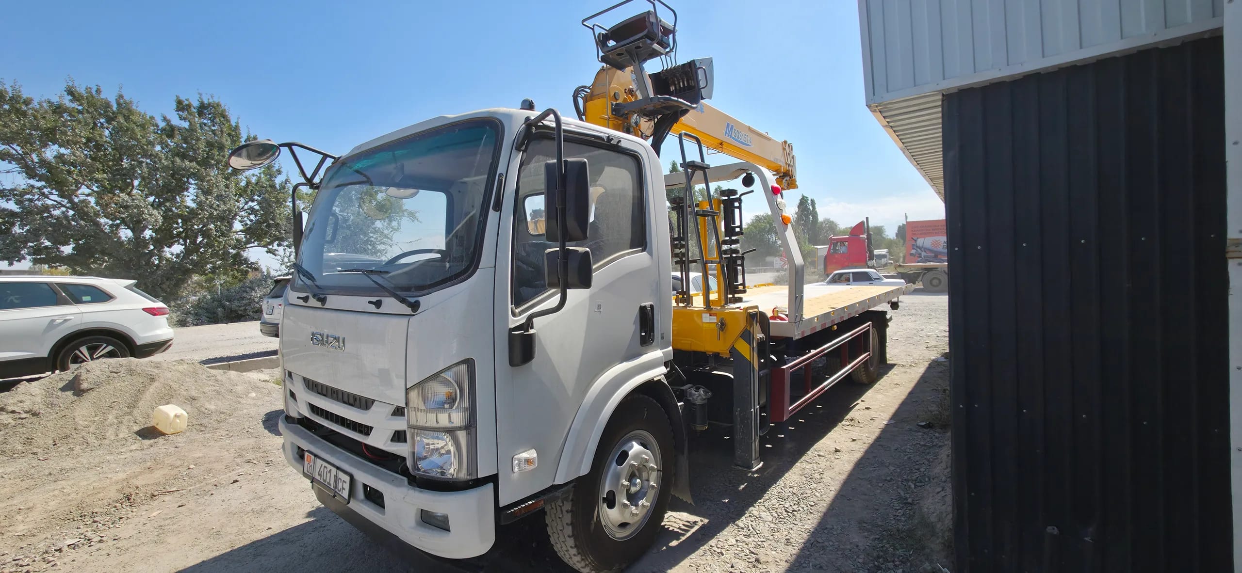 Isuzu 700P, Белый (2026) — фотография 1
