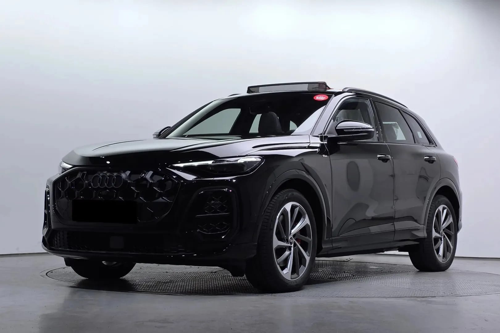 Audi Q5, Черный (2026) — фотография 1