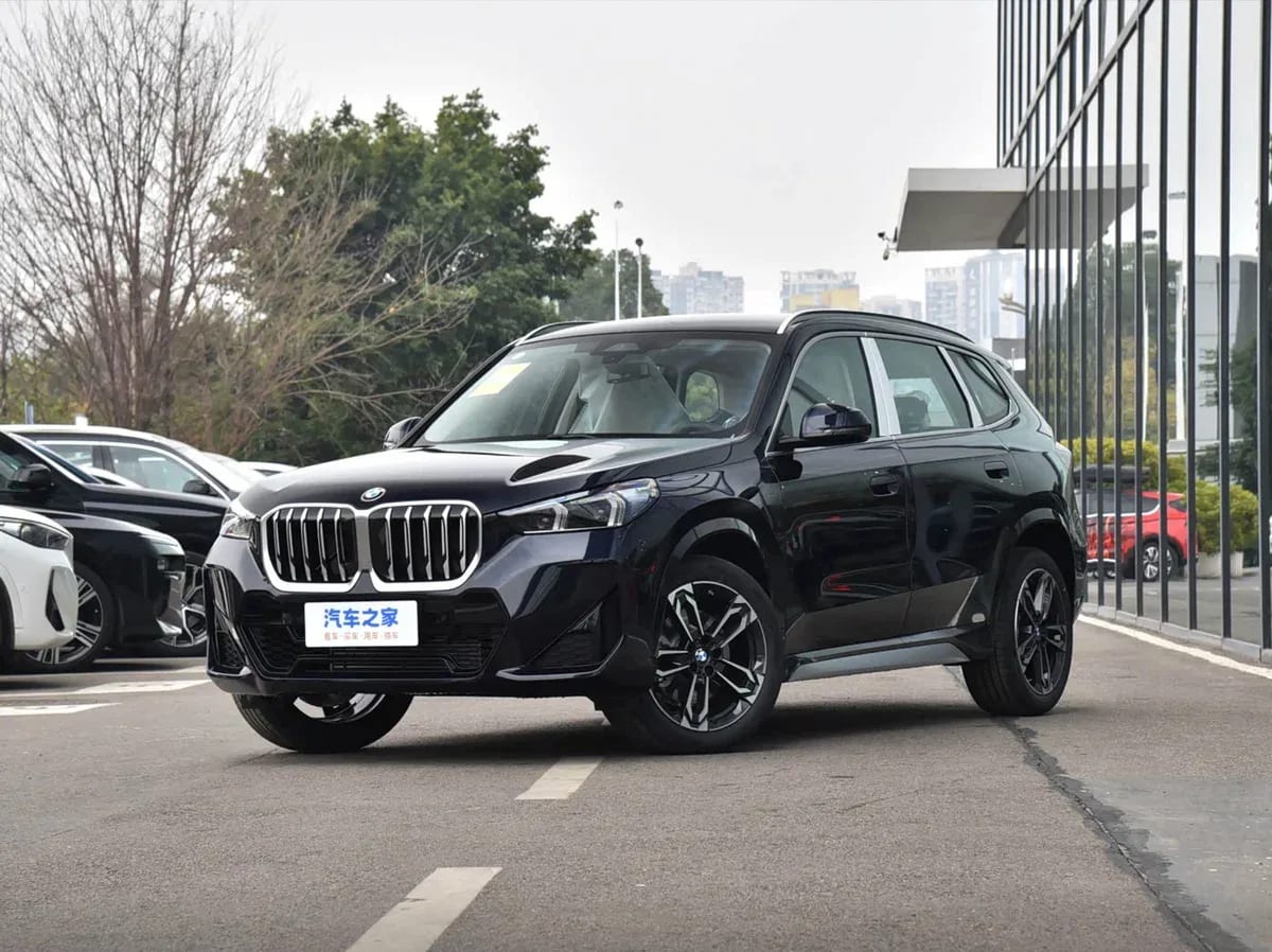 Bmw X1, Черный (2026) — фотография 1