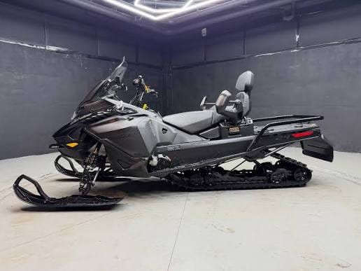 BRP Ski-Doo Expedition LE 900 ACE Turbo R 24" Silent Cobra (2027) — фотография 1
