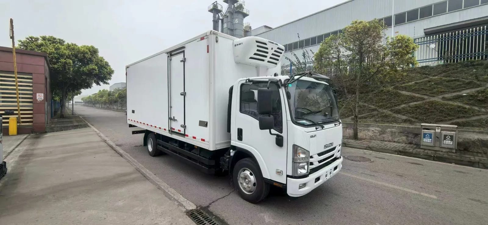 Isuzu 700P Thermo King RV680, Белый (2026) — фотография 1